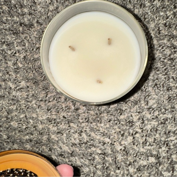 Bath & Body Works Cookie Butter Truffle Candle - Cream and Gold - Picture 2 of 2